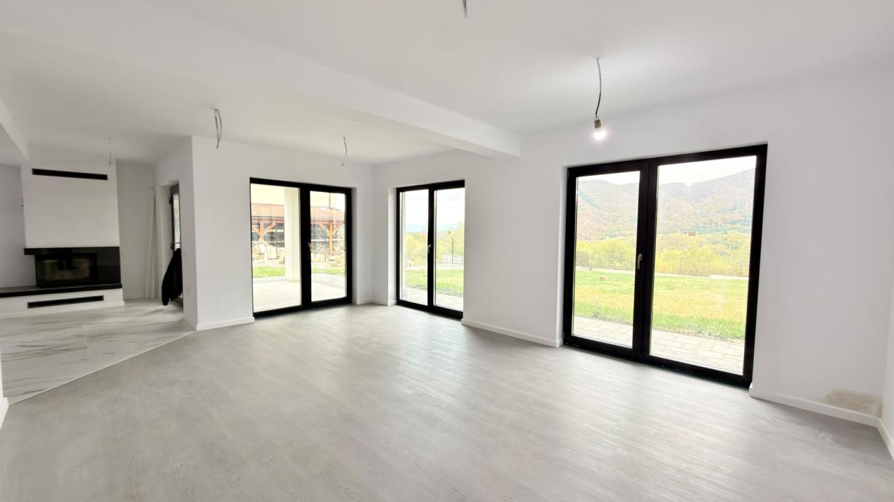 Casa individuala cu priveliste spre munte