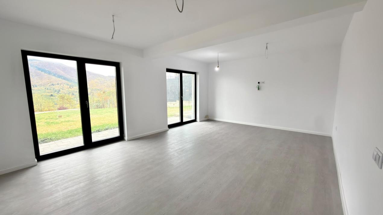 Casa individuala cu priveliste spre munte