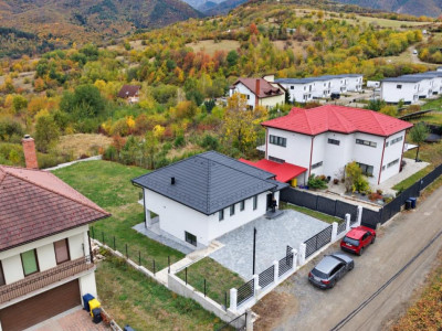 Casa individuala cu priveliste spre munte