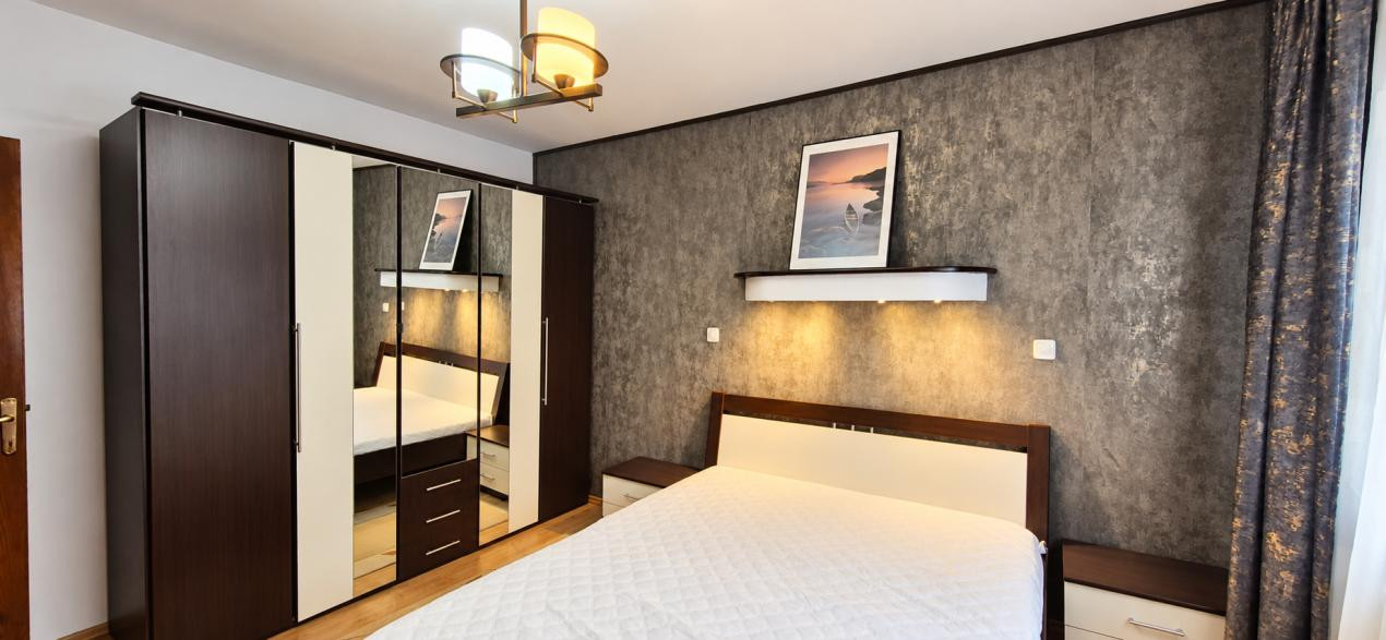Închiriere apartament cu 3 camere, mobilat și utilat, zona Vlahuță