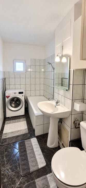 Închiriere apartament cu 3 camere, mobilat și utilat, zona Vlahuță