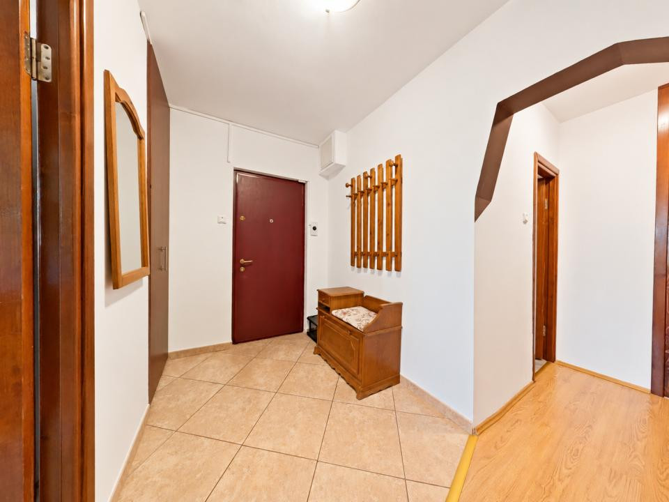 Închiriere apartament cu 3 camere, mobilat și utilat, zona Vlahuță