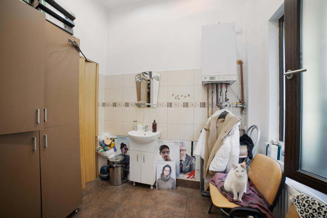 Hala Traian*Spatiu Comercial*Vitrina*Acces Direct 