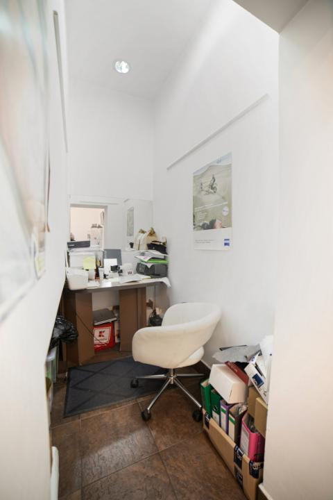Hala Traian*Spatiu Comercial*Vitrina*Acces Direct 