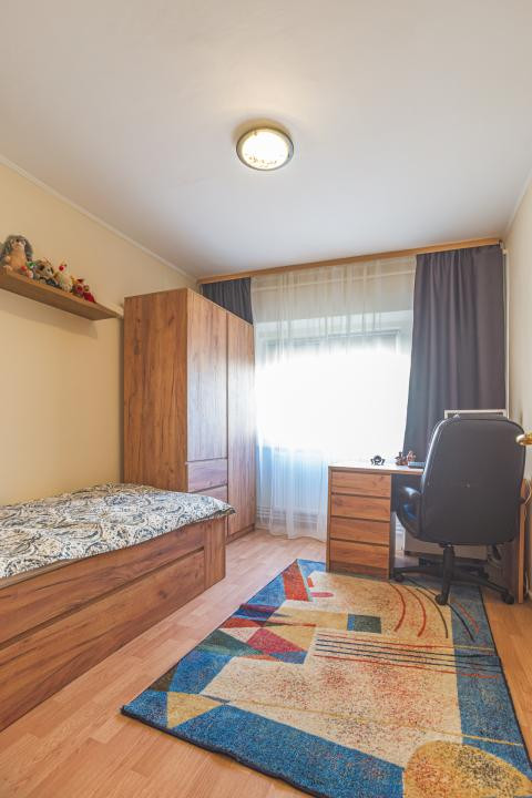 Apartament cu 3 camere de închiriat – Zona Balada