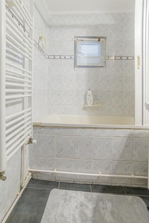 Apartament cu 3 camere de închiriat – Zona Balada