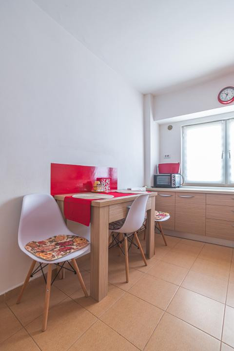 Apartament cu 3 camere de închiriat – Zona Balada