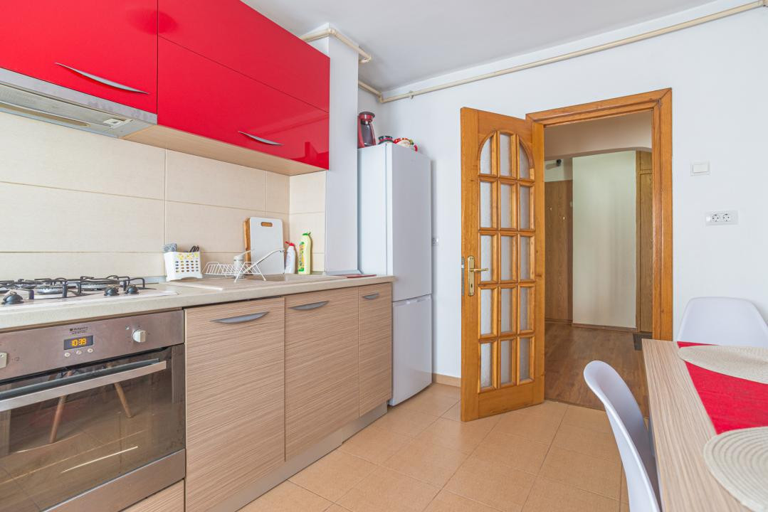 Apartament cu 3 camere de închiriat – Zona Balada