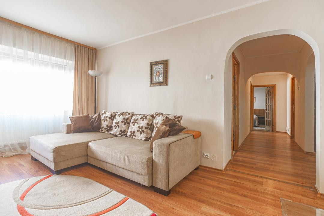Apartament cu 3 camere de închiriat – Zona Balada
