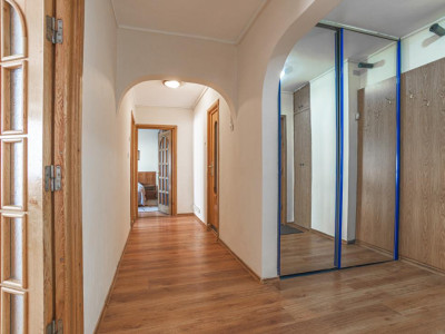 Apartament cu 3 camere de închiriat – Zona Balada
