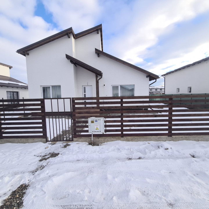 Casa individuala, noua – Str. Anotimpurilor, Sanpetru