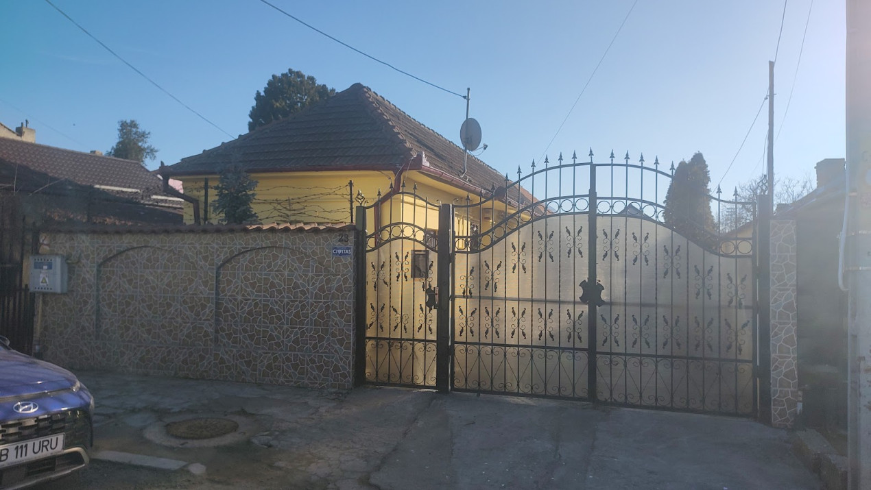 Casa in zona centrala cu teren