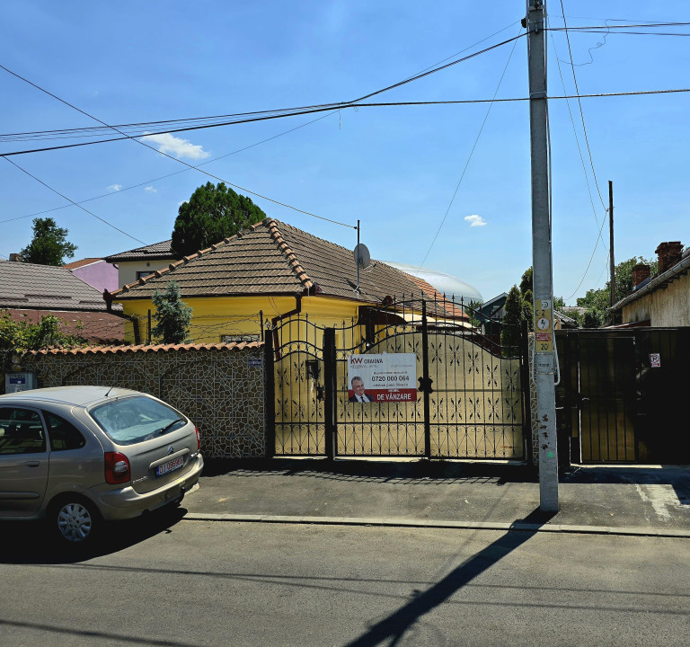 Casa in zona centrala cu teren