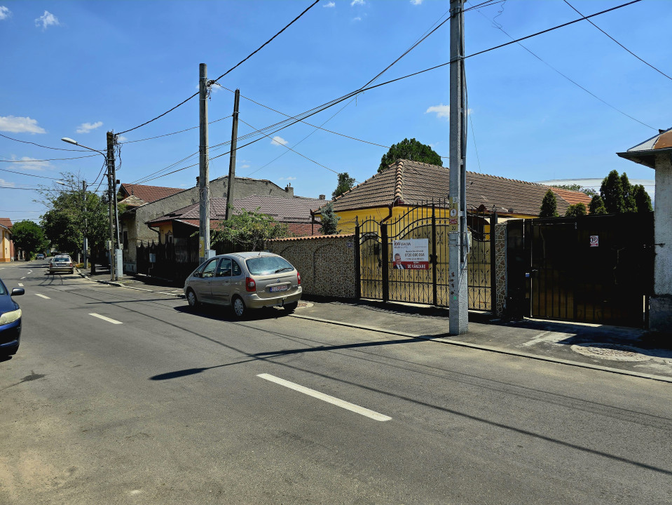 Casa in zona centrala cu teren