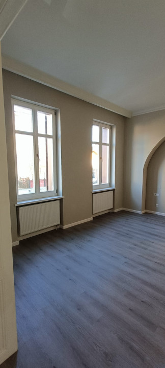 Apartament la casa de vanzare in zona ultra centrala!