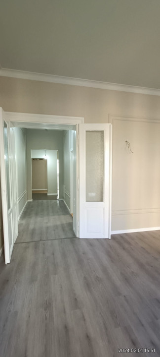 Apartament la casa de vanzare in zona ultra centrala!