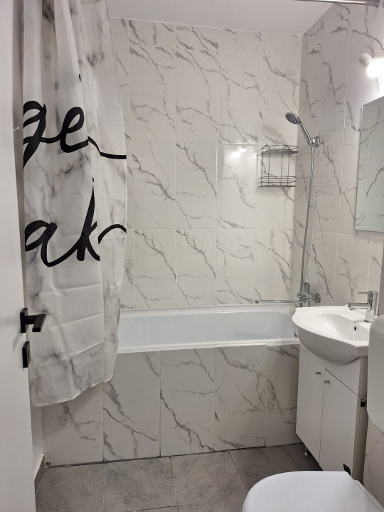 Garsoniera renovata, Prima inchiriere, Etaj 3/9  - Soarelui