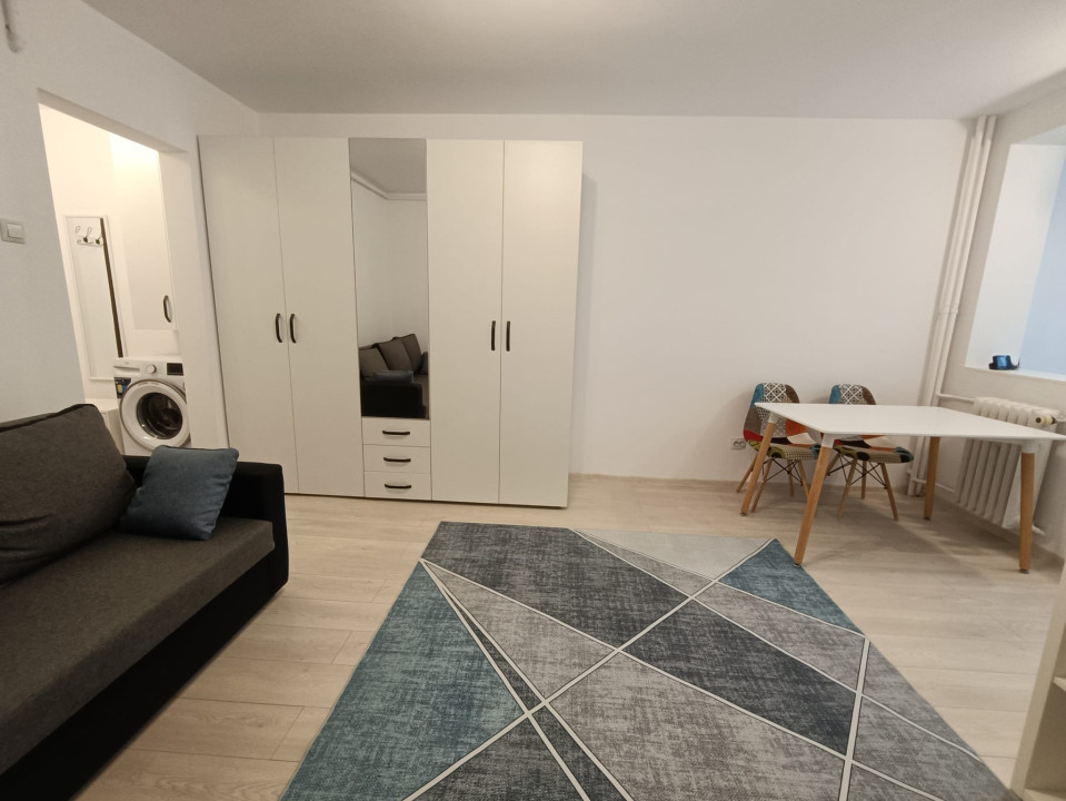 Garsoniera renovata, Prima inchiriere, Etaj 3/9  - Soarelui