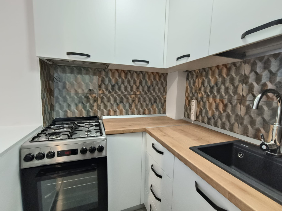 Garsoniera renovata, Prima inchiriere, Etaj 3/9  - Soarelui