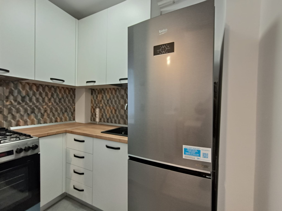 Garsoniera renovata, Prima inchiriere, Etaj 3/9  - Soarelui