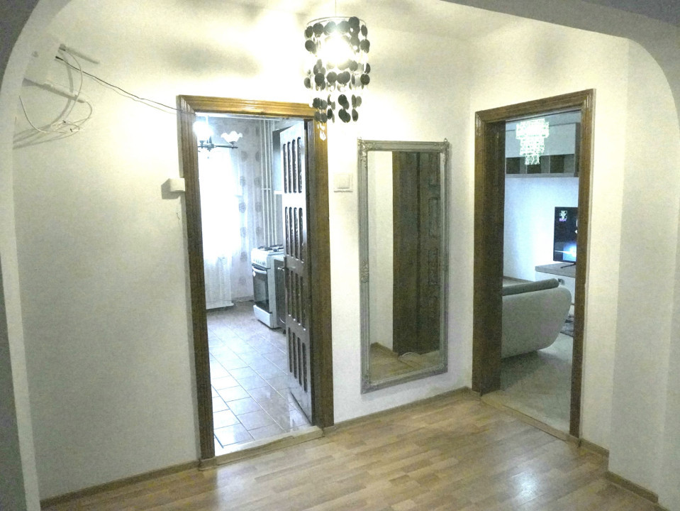 Apartament 4 camere, decomandat, etaj 1, Olimp
