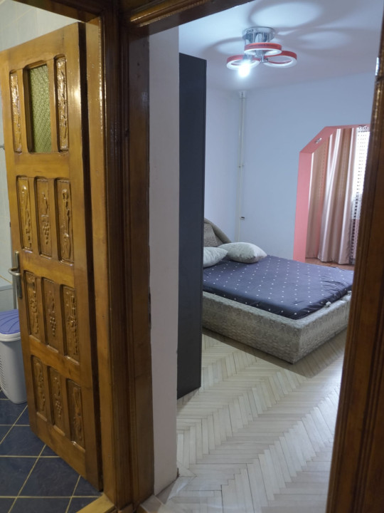Apartament 4 camere, decomandat, etaj 1, Olimp