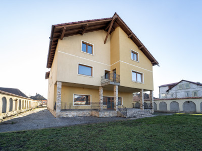 Casa spațioasă - teren 1564 mp - str. Campului - Sibiu