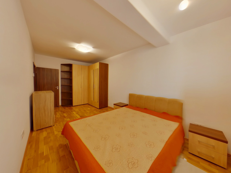 Apartament zona centrala cu garaj subteran