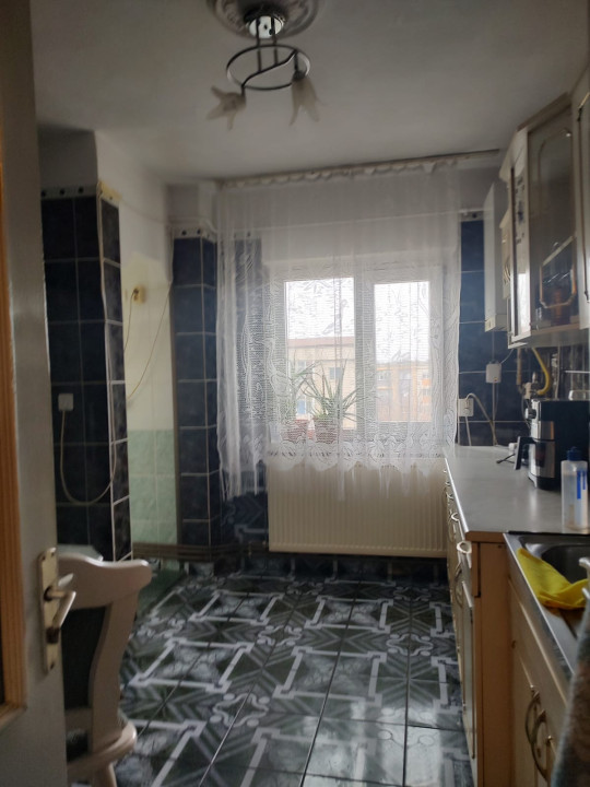 Apartament 1 mai , 3 camere 