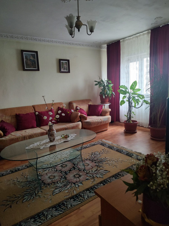 Apartament 1 mai , 3 camere 