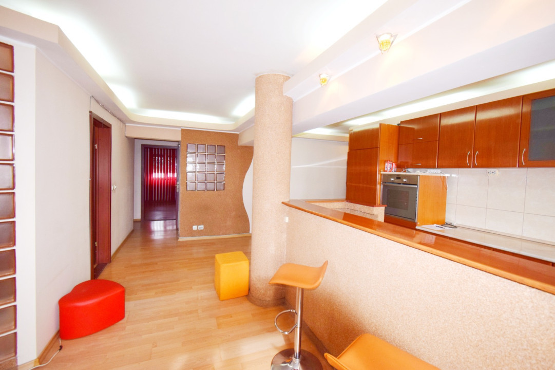 Apartament ultracentral, 4 camere, luminos