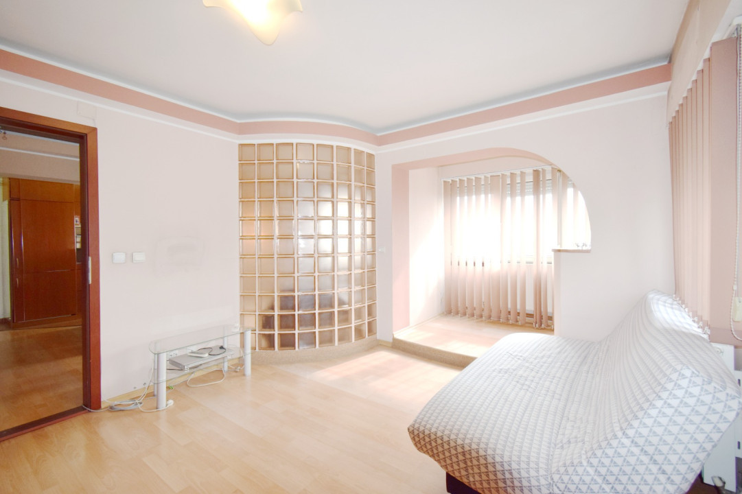 Apartament ultracentral, 4 camere, luminos