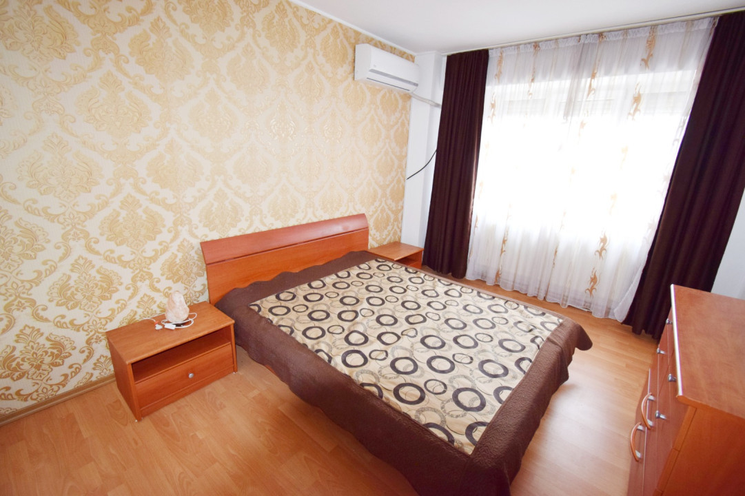 Apartament 4 camere, decomandat, situat pe Calea Bucuresti