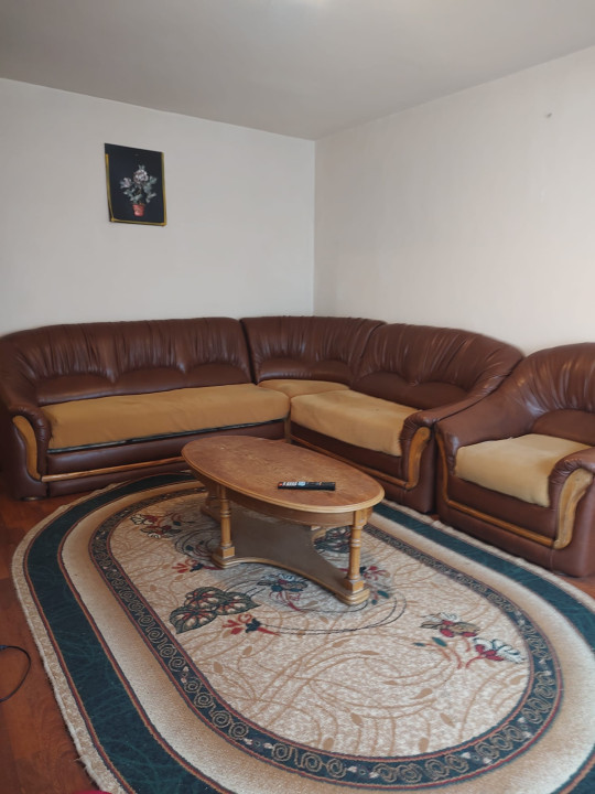 Apartament de 3 camere,  decomandat, et. 1, ocazie
