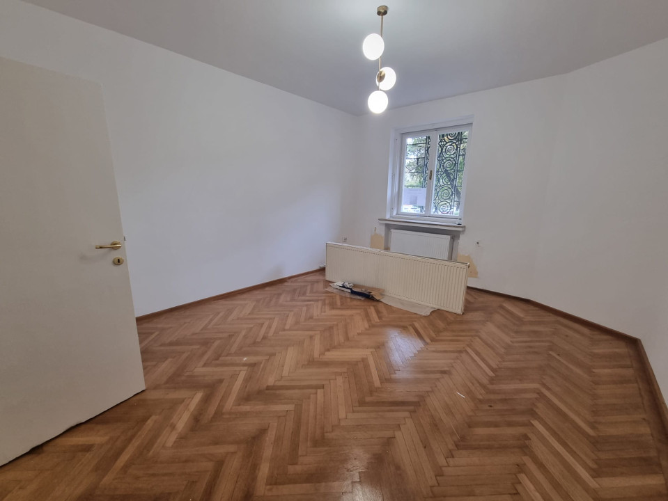Spatiu Comercial - zona Farmacia 24 