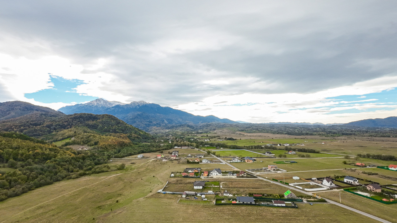 Teren P+1E+M- Glajerie, Rasnov