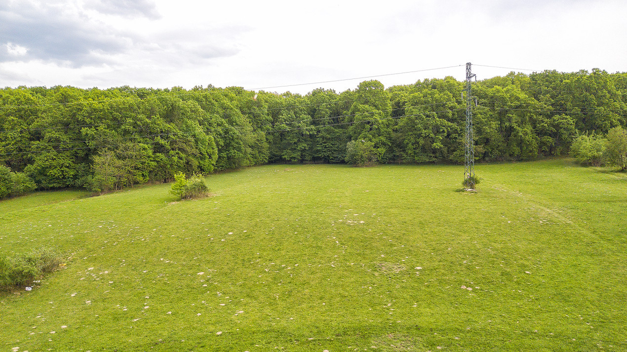Oportunitate dezvoltatori! Teren de  12.700 mp cu PUZ in zona Rasinari