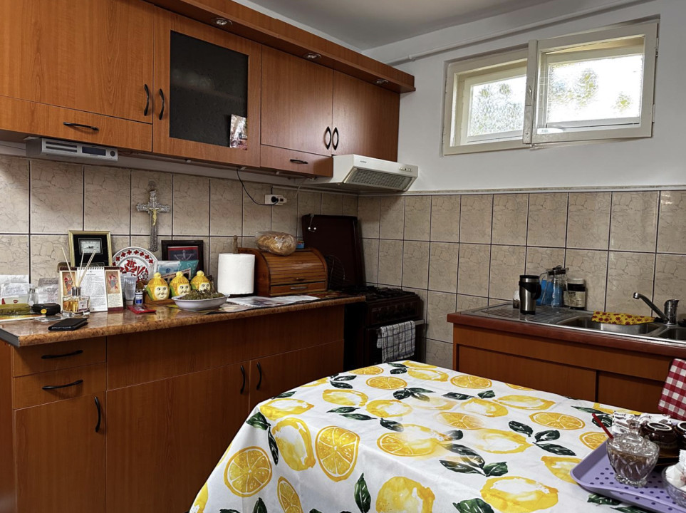 Casuța Bunicii din Sangeorgiu de Ms cu 2 camere și singur în curte caută familie