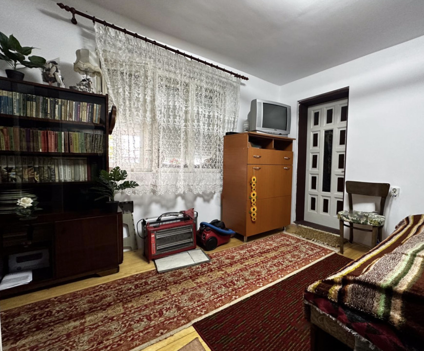Casuța Bunicii din Sangeorgiu de Ms cu 2 camere și singur în curte caută familie