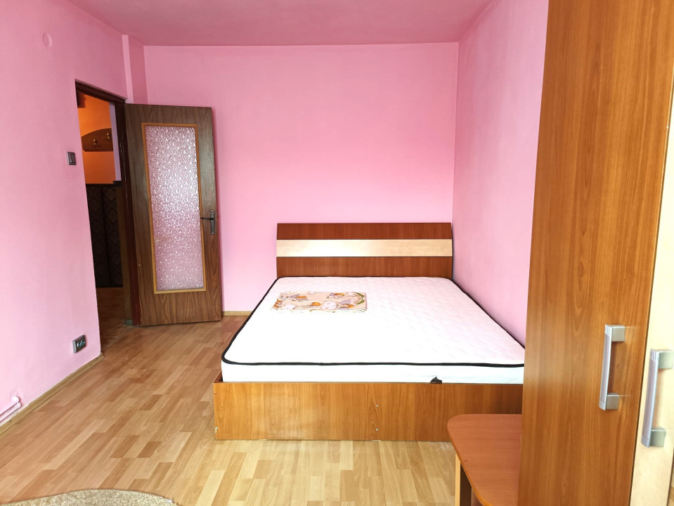 Apartament 2 Camere, Decomandat, etaj 2/4 - Calea Bucuresti