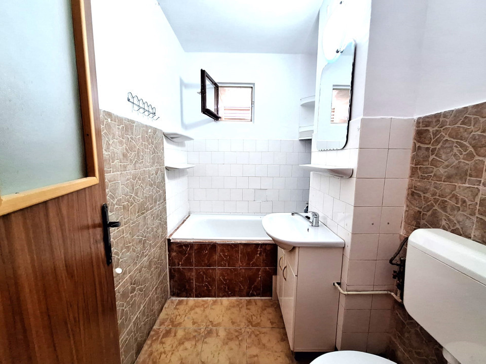 Apartament 2 Camere, Decomandat, etaj 2/4 - Calea Bucuresti