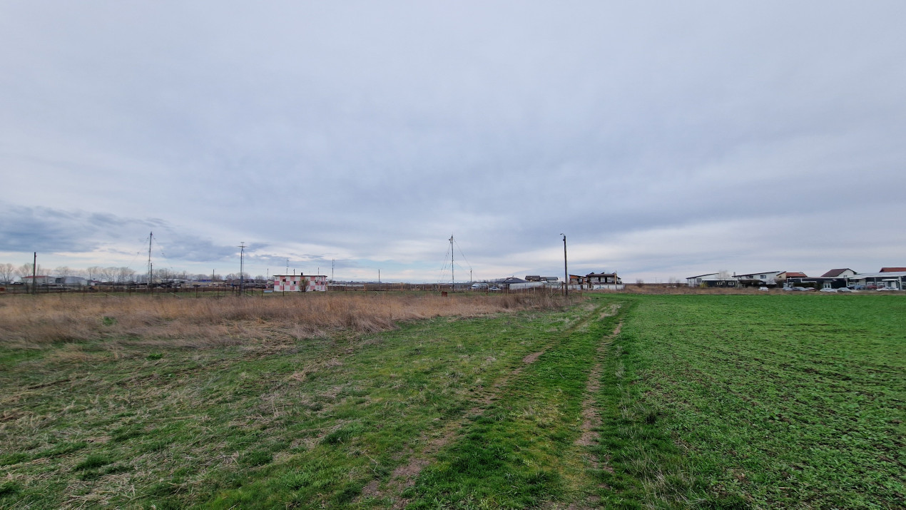 Teren intravilan Pielesti- Aeroport -  parcele de 500 si de 2000 mp