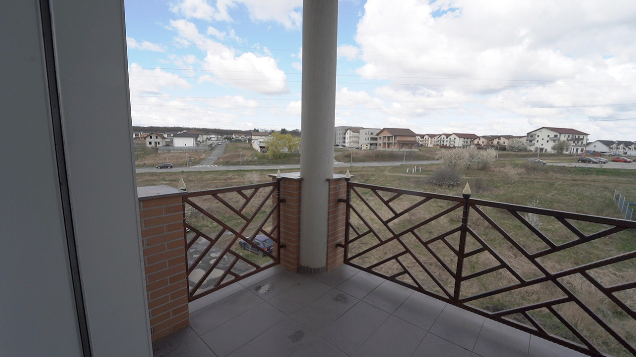 Oportunitate - Apartament 2 camere cu terasă și loc de parcare 