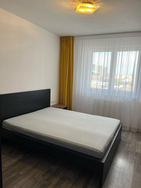 Apartament 3 camere, zona Coresi 