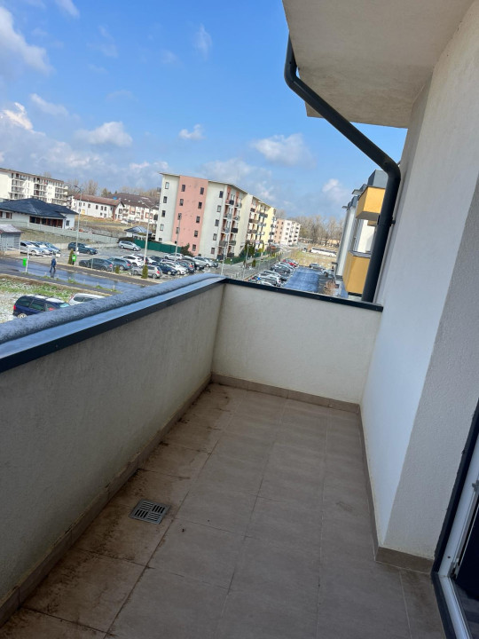 Apartament 3 camere, zona Coresi 