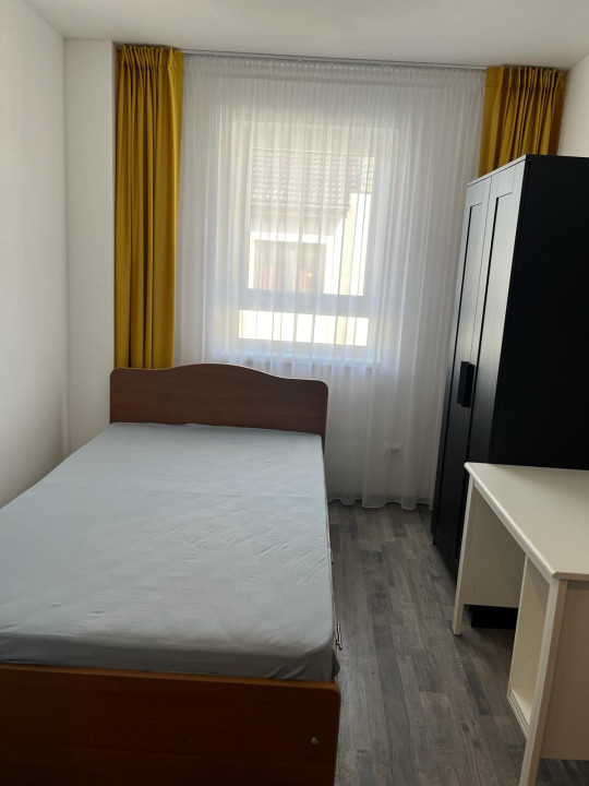 Apartament 3 camere, zona Coresi 