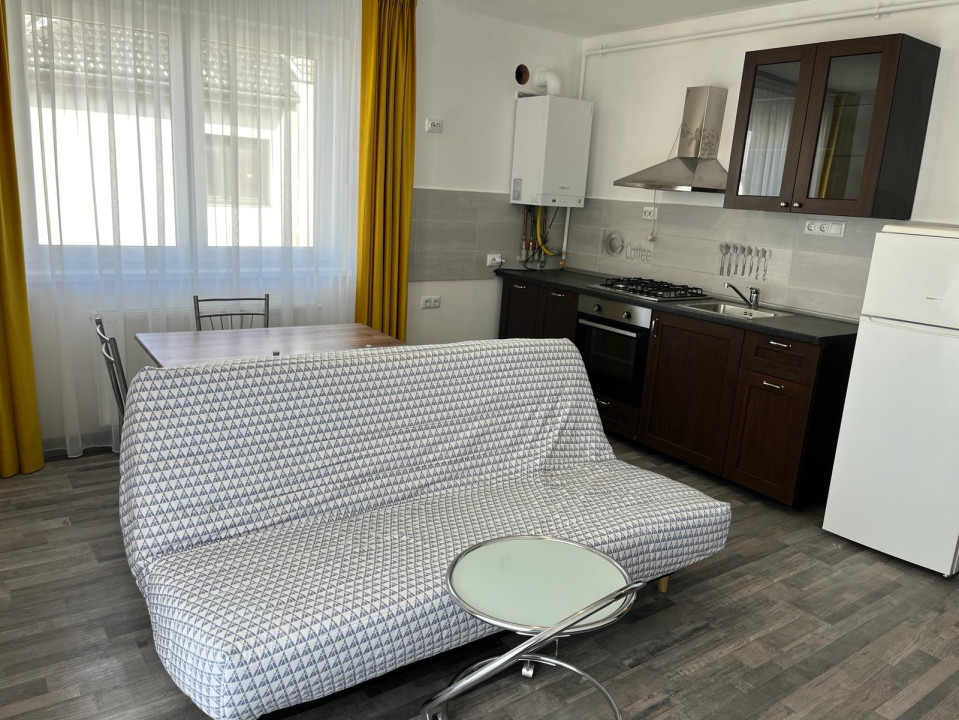 Apartament 3 camere, zona Coresi 