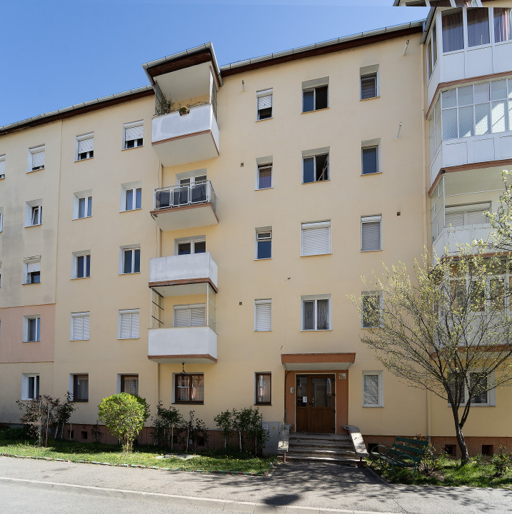 De vânzare apartament 2 camere, complet mobilat și utilat cu pivniță!