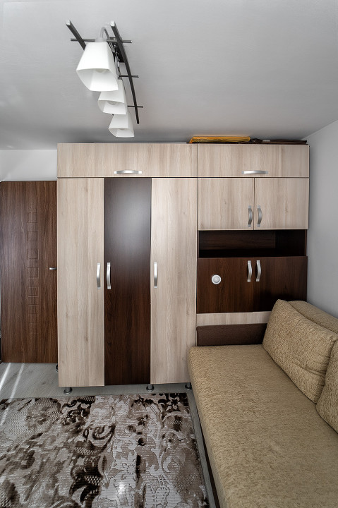 De vânzare apartament 2 camere, complet mobilat și utilat cu pivniță!