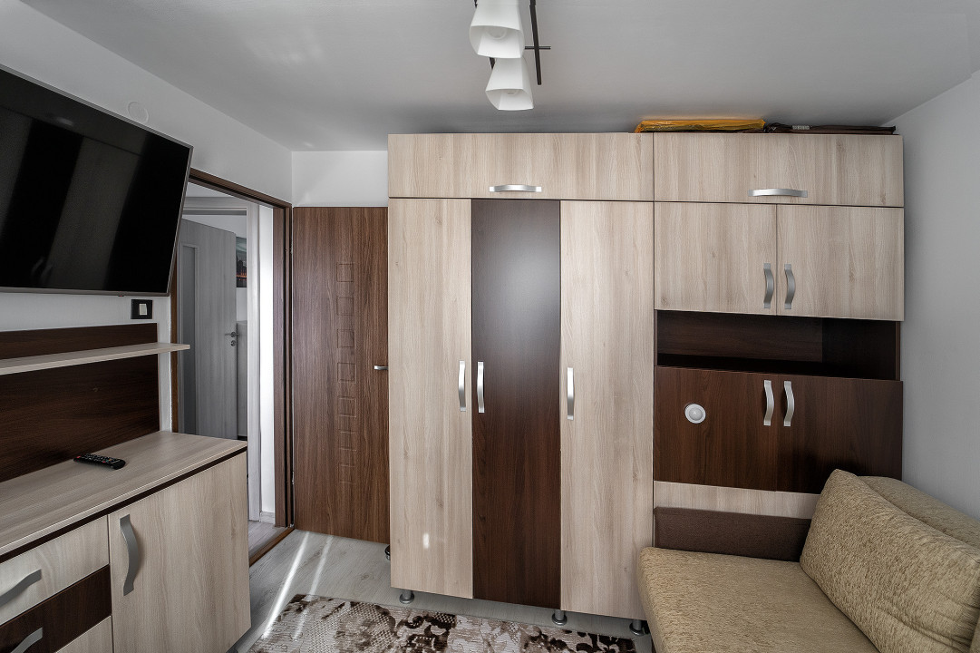 De vânzare apartament 2 camere, complet mobilat și utilat cu pivniță!